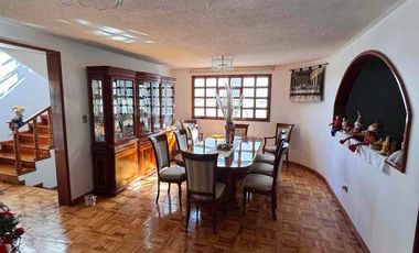 Hermosa Casa con Ampliaciones En Venta