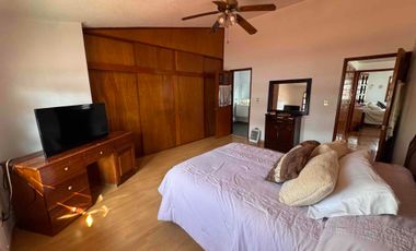 Hermosa Casa con Ampliaciones En Venta