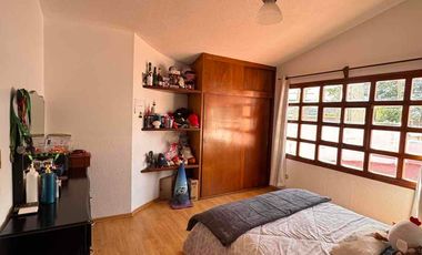 Hermosa Casa con Ampliaciones En Venta