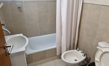 ALQUILO DEPARTAMENTO DE 2 PLANTAS CON ASADOR Y QUINCHO. BELGRANO AL 1600.