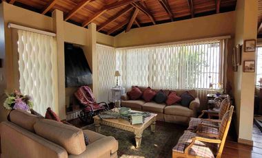EN VENTA - ESPECTACULAR TERRENO ESQUINERO DE 1081,91m2 Y CASA,en el sector del WAYRA PLAZA