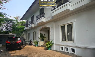 Exclusive Expat Guest House in Wijaya, Kebayoran Baru . Prime Income Property with 80–90% Occupancy