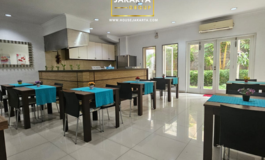 Exclusive Expat Guest House in Wijaya, Kebayoran Baru . Prime Income Property with 80–90% Occupancy