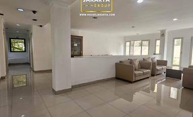 Exclusive Expat Guest House in Wijaya, Kebayoran Baru . Prime Income Property with 80–90% Occupancy