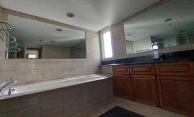 One Roxas Triangle ORT 3BR Condo Rent Makati City