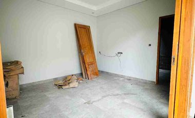 Di Jual vila modern 3 bedroom siap huni dekat pantai di Sanur