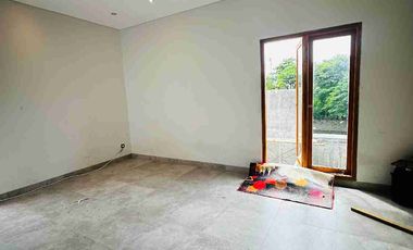 Di Jual vila modern 3 bedroom siap huni dekat pantai di Sanur