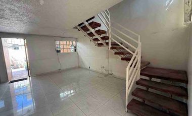 Casa en venta para remodelar en Vista Hermosa