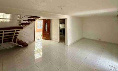 Casa en venta para remodelar en Vista Hermosa