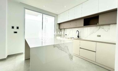 Venta de casa Monte Azul, sector Manta Azul, sur de Manta