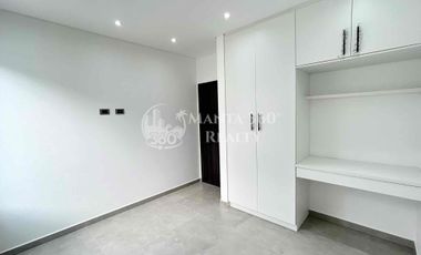 Venta de casa Monte Azul, sector Manta Azul, sur de Manta