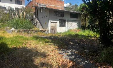 amplia propiedad en venta terreno en venta con casa sector san Blas