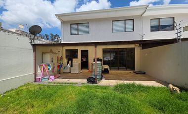 En Challuabamba casa en venta en urbanzación – sector Megatienda del Sur