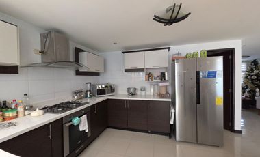 En Challuabamba casa en venta en urbanzación – sector Megatienda del Sur