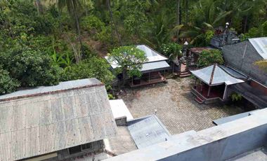 Rumah 2 Lantai Lokasi Strategis Di Jl Raya Singaraja-Bedugul, Sukasada Buleleng

Kondisi bangunan butuh servis
Luas Tanah : 500m²

Luas Bangunan : 237m²

Fasilitas :

Ruang Artshop

Kamar Tidur : 5

Kamar Mandi : 4

Listrik : 1300 Watt

Air : Sumur Bor 

Hadap : Barat

Akses Jalan 8 Meter

Lokasi strategis, 
berada di jalan utama, dekat dengan fasilitas umum.

Harga : Rp 2.5M Nego