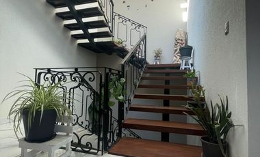 VENTA DE CASA EN LOMAS DE ANGELOPOLIS CASTELLANA