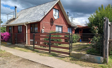 Se vende linda casa habitación en el sector de Puerto Nuevo a pasos de la playa.