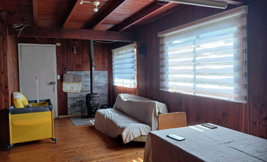 Se vende linda casa habitación en el sector de Puerto Nuevo a pasos de la playa.