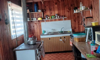 Se vende linda casa habitación en el sector de Puerto Nuevo a pasos de la playa.