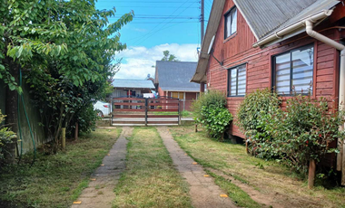 Se vende linda casa habitación en el sector de Puerto Nuevo a pasos de la playa.
