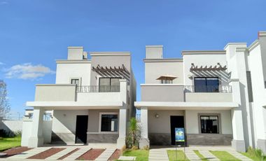 CASA EXCLUSIVA CON BALCÓN, PATIO EXTERIOR, CISTERNA EN PACHUCA