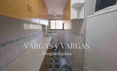 SE VENDE DEPARTANENTO CON O SIN MUEBLES, PLAYA ANCHA. VALPARAISO. 2 DORMITORIOS, 1 BAÑO. EXCELENTE LOCOMOCIÓN, FRENTE AL DEPARTAMENTO, SECTOR CON COMERCIO LOCAL. IDEAL PARA INVERSIÓN