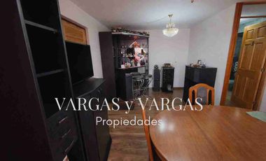 SE VENDE DEPARTANENTO CON O SIN MUEBLES, PLAYA ANCHA. VALPARAISO. 2 DORMITORIOS, 1 BAÑO. EXCELENTE LOCOMOCIÓN, FRENTE AL DEPARTAMENTO, SECTOR CON COMERCIO LOCAL. IDEAL PARA INVERSIÓN