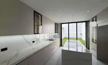 casa de venta urb. manta beach zona sur de manta