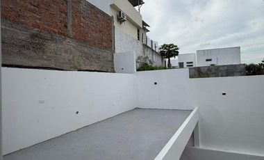 casa de venta urb. manta beach zona sur de manta