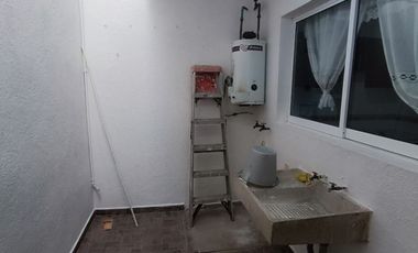 CASA EN VENTA, a 2 cuadras de la calzada Lázaro Cárdenas