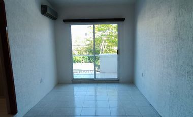 CASA EN VENTA, a 2 cuadras de la calzada Lázaro Cárdenas