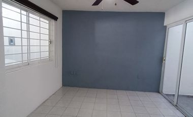 CASA EN VENTA, a 2 cuadras de la calzada Lázaro Cárdenas