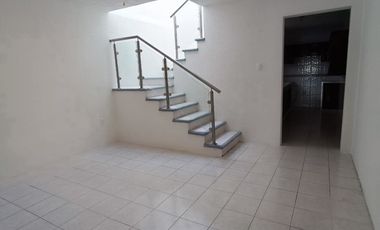 CASA EN VENTA, a 2 cuadras de la calzada Lázaro Cárdenas