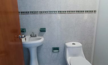 CASA EN VENTA, a 2 cuadras de la calzada Lázaro Cárdenas