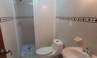 CASA EN VENTA, a 2 cuadras de la calzada Lázaro Cárdenas