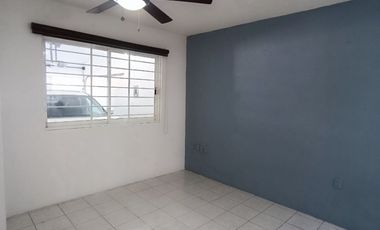 CASA EN VENTA, a 2 cuadras de la calzada Lázaro Cárdenas