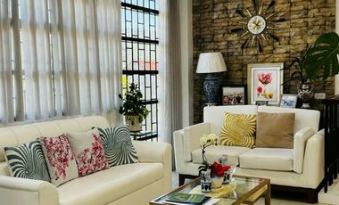 For Sale: Elegant 3 Storey House & Lot with Garden in Monticello, Camp 7