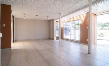 CASA SOLA SOBRE AVENIDA  PRINCIPAL SUBIDA A CHALMA