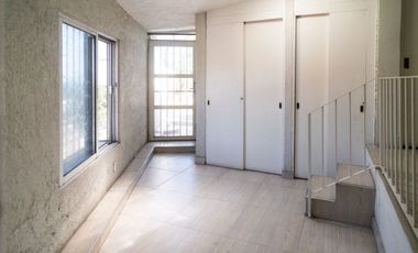 CASA SOLA SOBRE AVENIDA  PRINCIPAL SUBIDA A CHALMA