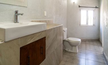 CASA SOLA SOBRE AVENIDA  PRINCIPAL SUBIDA A CHALMA