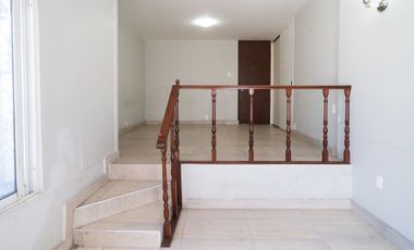 CASA SOLA SOBRE AVENIDA  PRINCIPAL SUBIDA A CHALMA