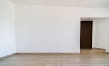 CASA SOLA SOBRE AVENIDA  PRINCIPAL SUBIDA A CHALMA