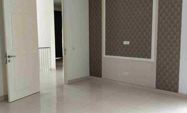 Sewa rumah Premium Pakuwon Indah cluster Lariz ville Surabaya Barat