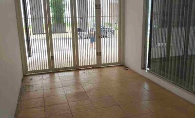 Sewa rumah Premium Pakuwon Indah cluster Lariz ville Surabaya Barat