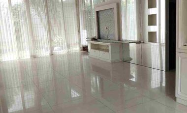 Sewa rumah Premium Pakuwon Indah cluster Lariz ville Surabaya Barat