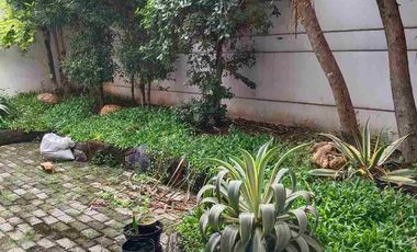 Sewa rumah Premium Pakuwon Indah cluster Lariz ville Surabaya Barat