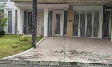 Sewa rumah Premium Pakuwon Indah cluster Lariz ville Surabaya Barat