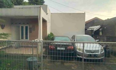 Jual rumah dgn tanah luas di Jl. Abdul Gani, Kalibaru, Cilodong Depok