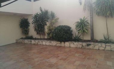 Casa en Privada las Campanas, Col. Guadalupe
