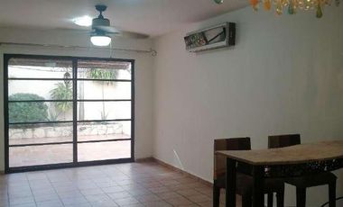 Casa en Privada las Campanas, Col. Guadalupe